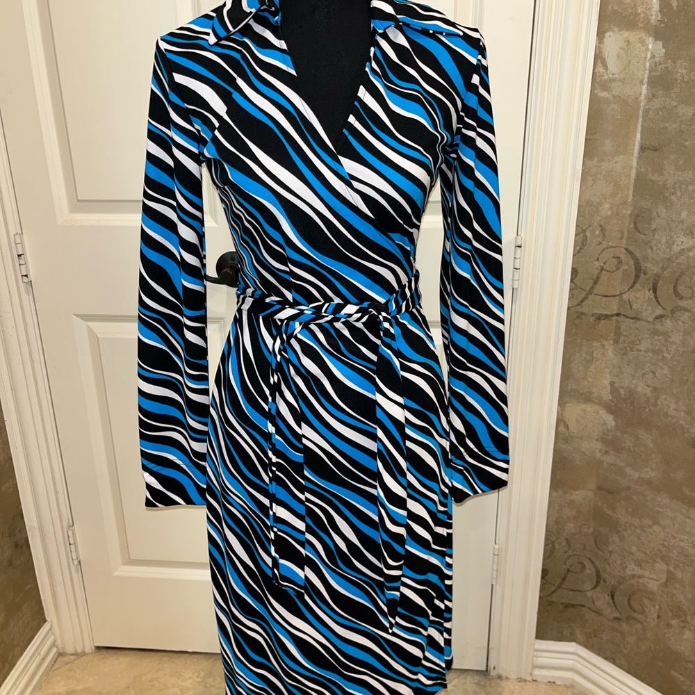 Stylish Blue and Black Wrap Dress
